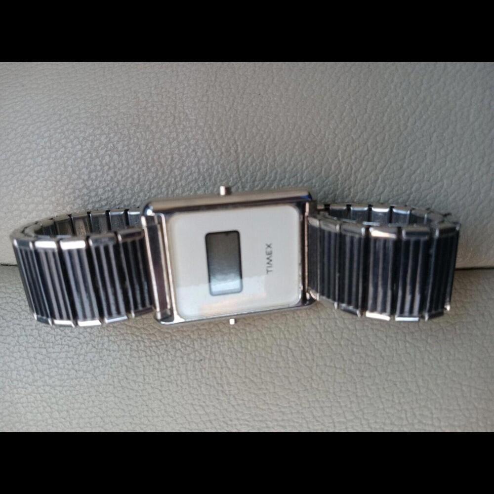 Vintage Timex Digital K-Cell Unisex Watch with Adjustable Band--needs a Battery! - Picture 2 of 7
